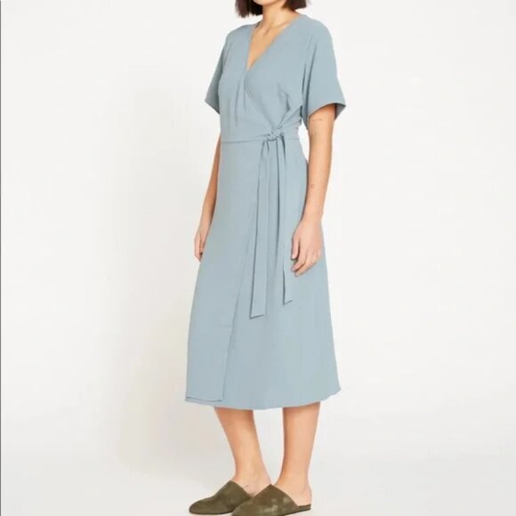 NWT - Universal Standard Airy Crepe Wrap Dress - M(18/20) - Goblin Blue - Picture 1 of 8
